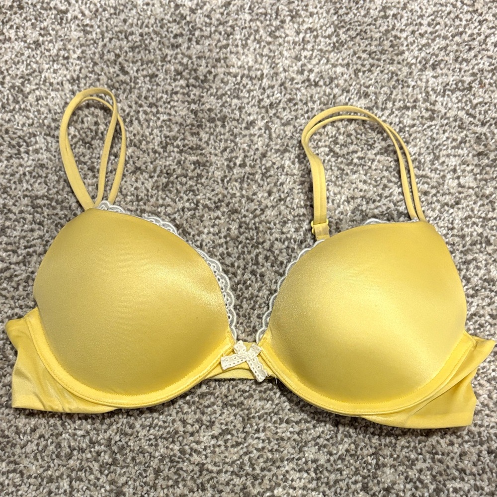 Victoria's Secret Yellow Lace-Trim Push-Up Bra